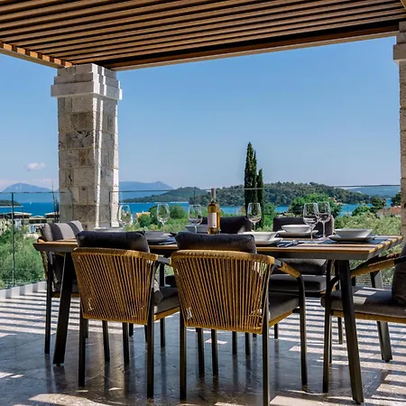 Perigiali Mansion Villa *