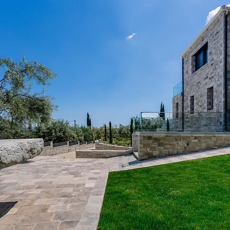 Villa Perigiali Mansion *